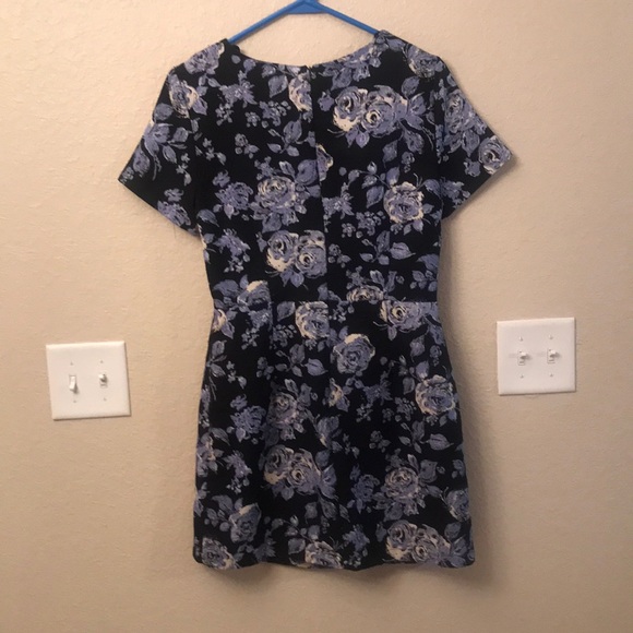 CUTE DRESS - Picture 3 of 3